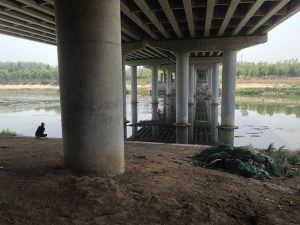 Unter den Brücken am Wenyui-Fluss